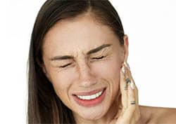 woman-tooth-pain